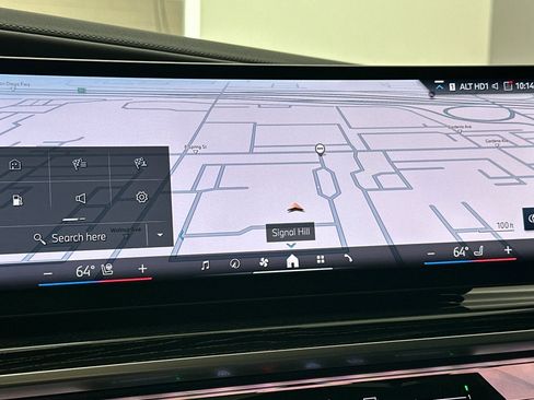 Used 2025 BMW 740i w/ Premium Package image 23