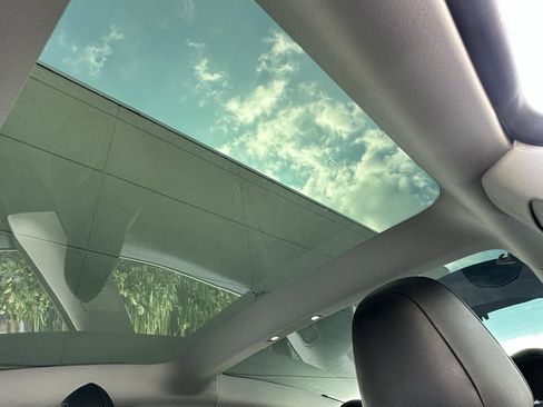 Used 2023 Tesla Model 3 Standard Range image 11