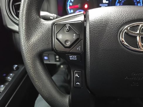Used 2022 Toyota Tacoma SR AWD/4WD image 19