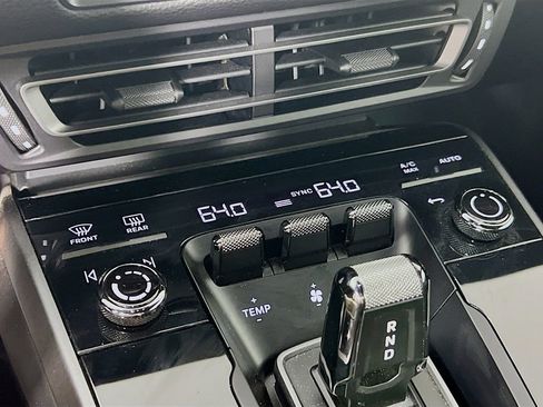 Certified 2024 Porsche 911 Carrera image 18