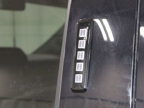 Used 2023 Ford F150 Lariat w/ Equipment Group 502A High AWD/4WD image 21