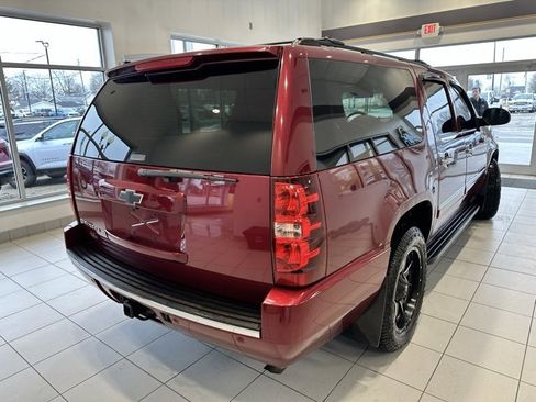 Used 2009 Chevrolet Suburban LTZ image 4