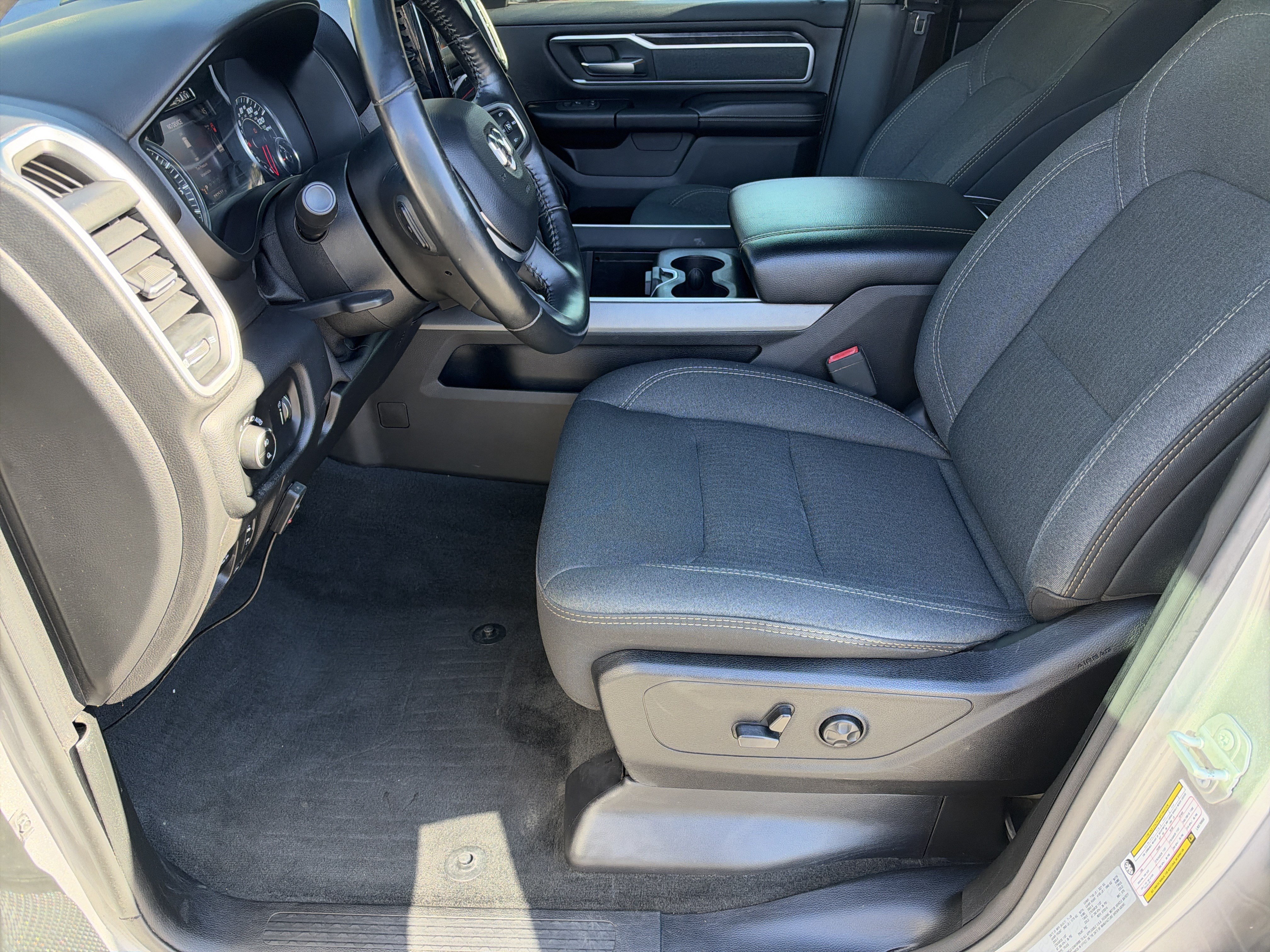 Used 2020 RAM 1500 Big Horn AWD/4WD image 11