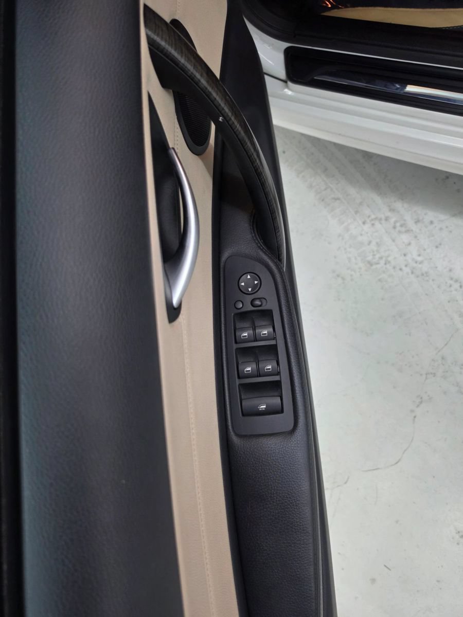 Used 2013 BMW 135i Convertible RWD image 36