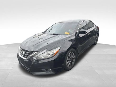 Used 2017 Nissan Altima 2.5 SL w/ 2.5 Technology Package FWD image 5