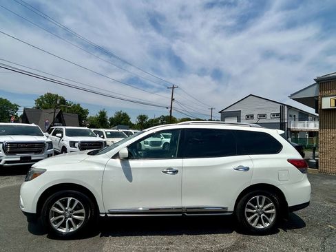 Used 2015 Nissan Pathfinder SL w/ Cargo Package AWD/4WD image 2