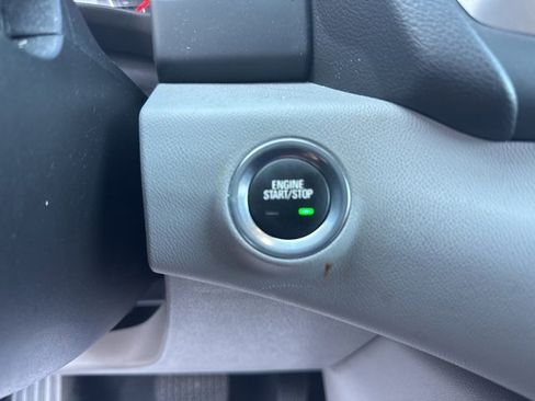 Used 2023 GMC Terrain SLE w/ Driver Convenience Package image 27