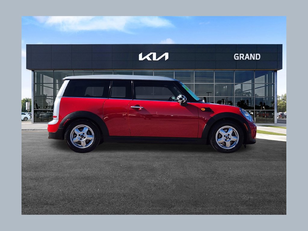 Used 2011 MINI Cooper Clubman FWD image 1