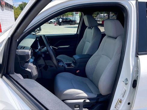 Used 2024 Toyota Tacoma SR5 AWD/4WD image 29