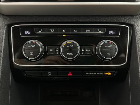 Used 2023 Volkswagen Atlas SE AWD/4WD image 9