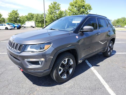 Used 2017 Jeep Compass Trailhawk w/ Leather Interior Group AWD/4WD image 13