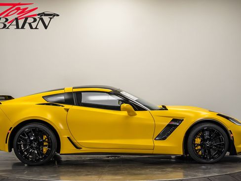 Used 2015 Chevrolet Corvette Z06 w/ 3LZ Preferred Equipment Group image 14
