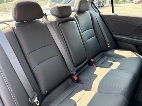 Used 2017 Honda Accord EX-L image 21