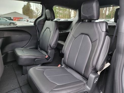 New 2026 Chrysler Pacifica Select w/ S Appearance Package AWD/4WD image 20