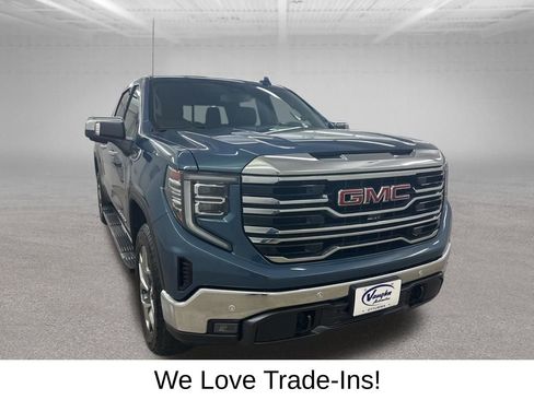 Used 2024 GMC Sierra 1500 SLT w/ SLT Premium Plus Package AWD/4WD image 3