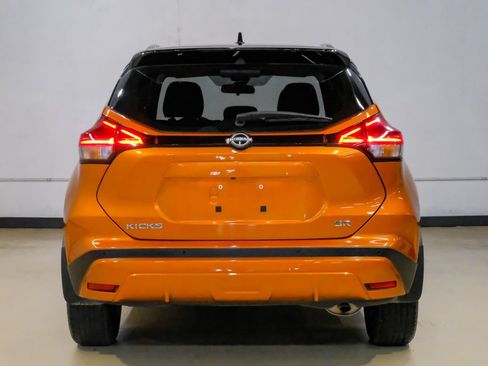 Used 2023 Nissan Kicks SR FWD image 13