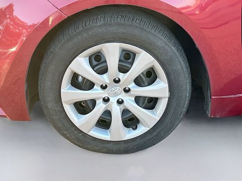 Used 2025 Toyota Corolla LE FWD image 29