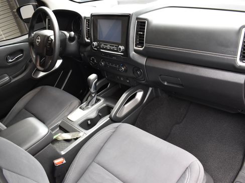 Used 2023 Nissan Frontier SV image 38