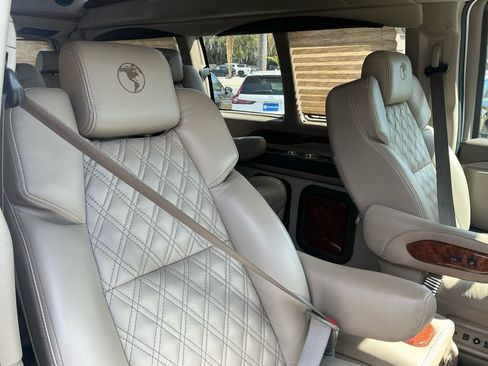 Used 2022 Chevrolet Express 2500 w/ Enhanced Convenience Package image 16