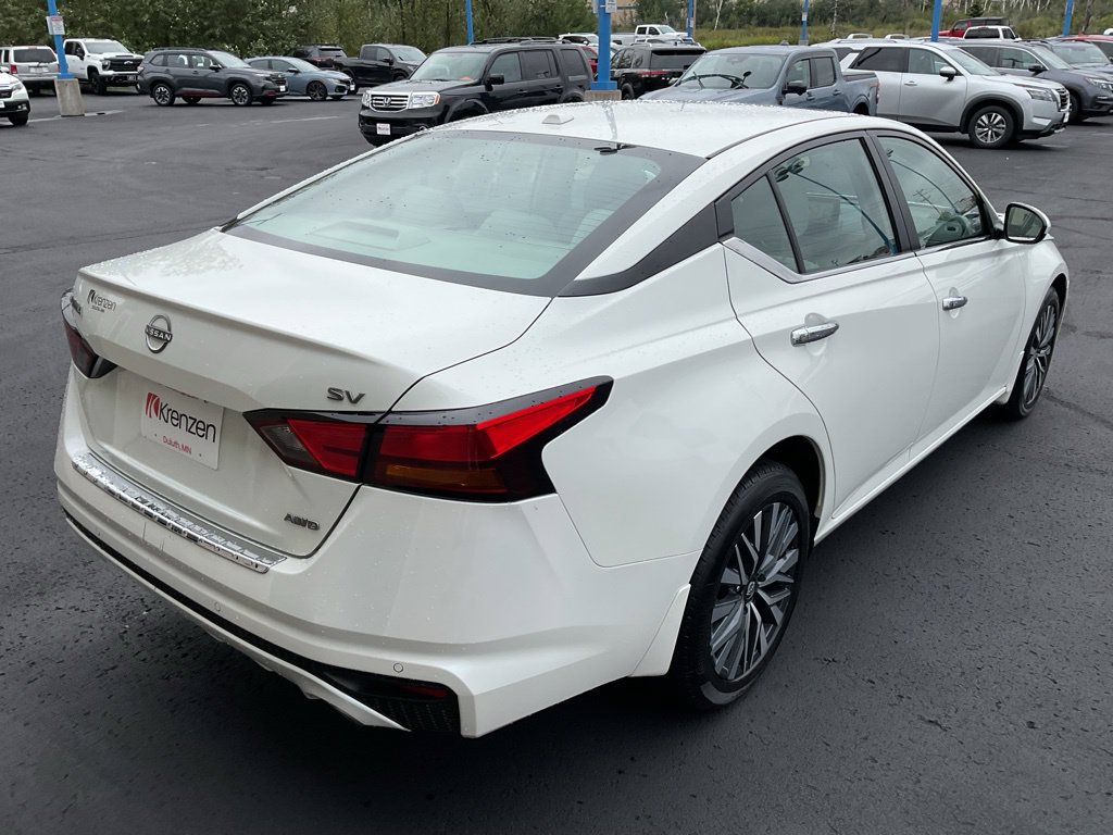 Used 2023 Nissan Altima 2.5 SV w/ SV Premium Package AWD/4WD image 5