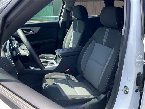 Used 2025 Chevrolet Blazer LT FWD image 22