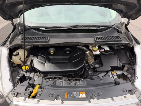 Used 2019 Ford Escape SE FWD image 21