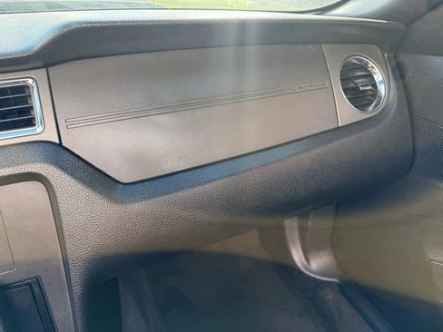 Used 2012 Ford Mustang Convertible image 18