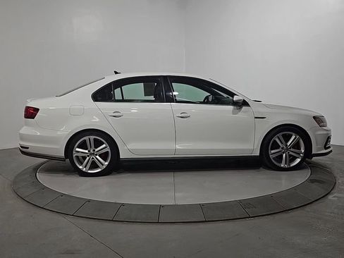Used 2017 Volkswagen Jetta GLI image 6