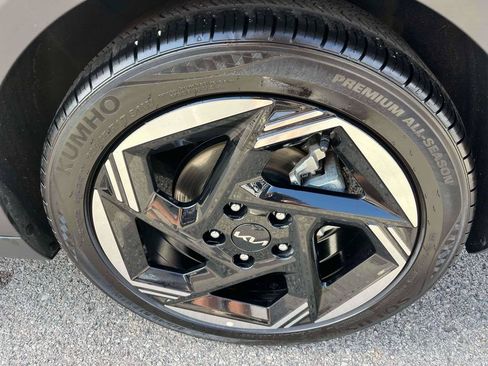Used 2025 Kia K4 EX FWD image 32