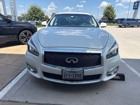 Used 2015 INFINITI Q70 3.7 RWD image 3
