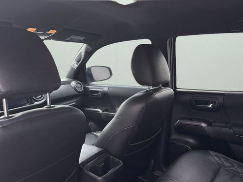 Used 2017 Toyota Tacoma TRD Sport w/ Tow Package image 24