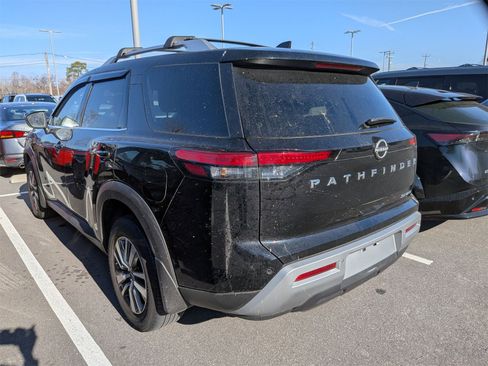 Used 2023 Nissan Pathfinder SL image 4