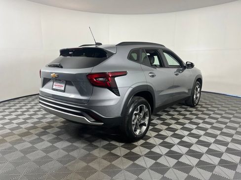 New 2026 Chevrolet Trax LT w/ Driver Confidence Package FWD image 14