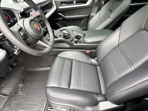 New 2026 Porsche Cayenne Coupe image 19