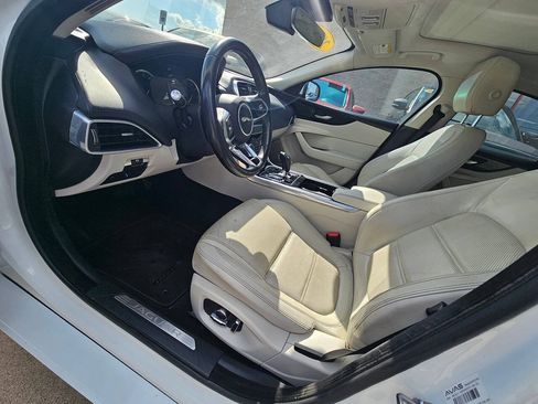 Used 2020 Jaguar XE S RWD image 8