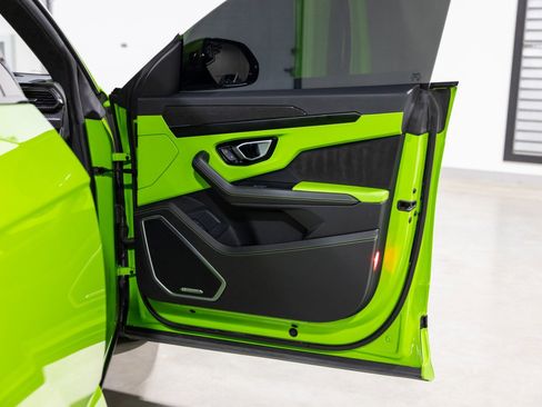 Used 2022 Lamborghini Urus image 27