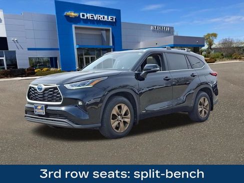 Used 2023 Toyota Highlander Bronze Edition AWD/4WD image 34