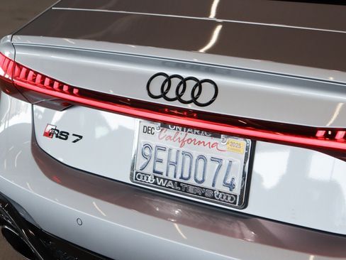 Used 2023 Audi RS 7 Sportback w/ Carbon Optic Package image 35