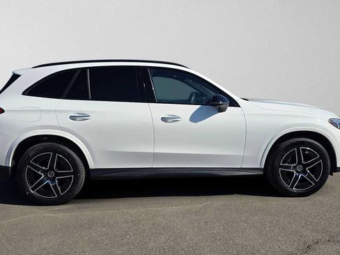Used 2024 Mercedes-Benz GLC 300 4MATIC image 3