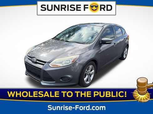 Used 2014 Ford Focus SE image 1
