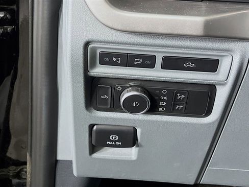 Used 2022 Ford F150 XLT w/ Equipment Group 302A High image 9