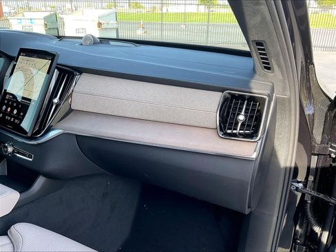 New 2026 Volvo XC90 T8 Ultra w/ Lounge Package image 29