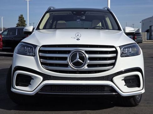 Used 2024 Mercedes-Benz GLS 450 4MATIC image 23