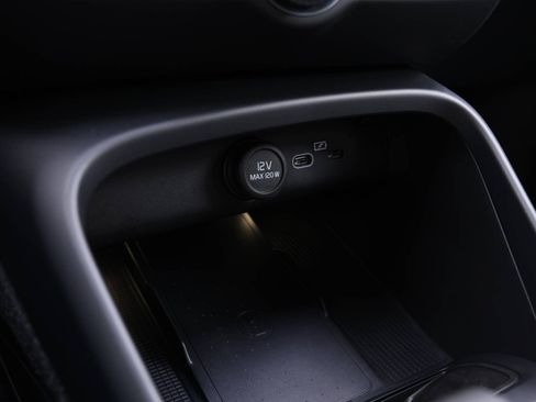 New 2026 Volvo XC40 B5 Core w/ Protection Package Premier image 10