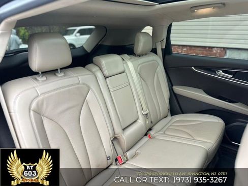 Used 2021 Lincoln Nautilus Reserve image 40