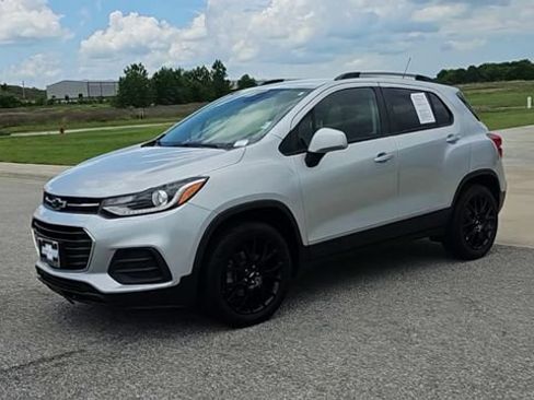 Used 2022 Chevrolet Trax LT w/ Sport Edition AWD/4WD image 4