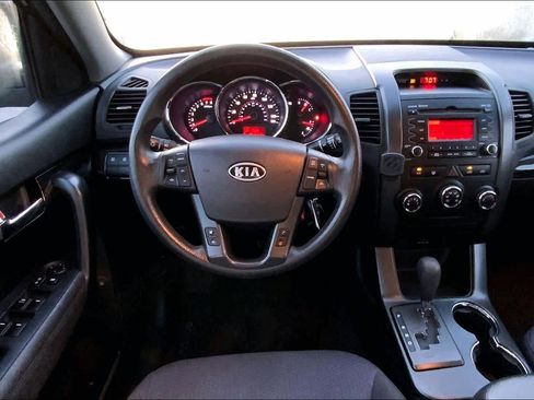 Used 2012 Kia Sorento LX image 6