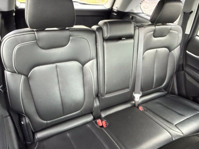 Used 2023 Jeep Grand Cherokee Limited w/ Black Appearance Package AWD/4WD image 26