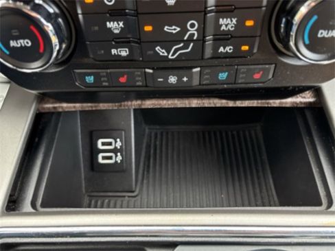 Used 2019 Ford F250 Lariat w/ Lariat Value Package image 42