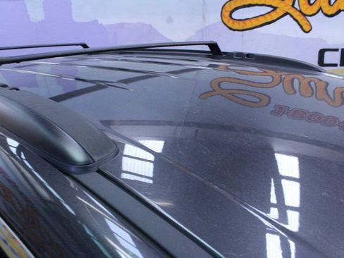 Used 2022 Chrysler Pacifica Touring image 5